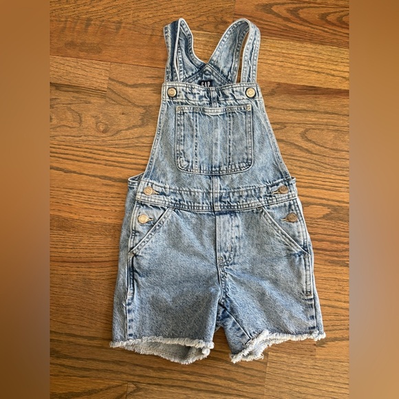 GAP Medium Wash Denim Overalls Kids Unisex Size‎ Medium (5) Cotton Frayed Hem - Picture 1 of 7